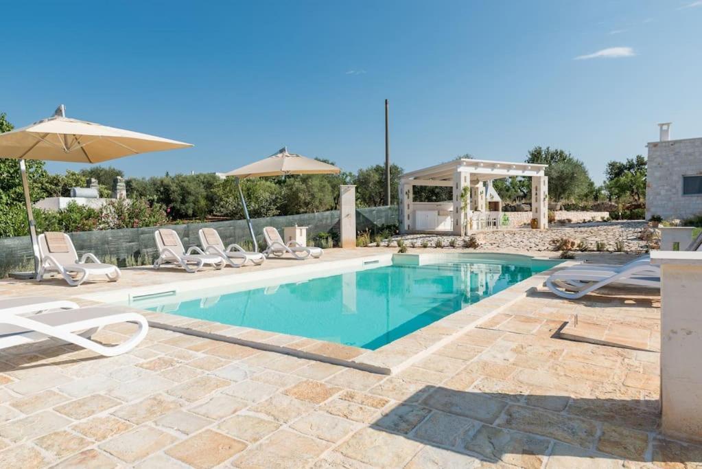 Tenuta Traghetto Ostuni Bagian luar foto