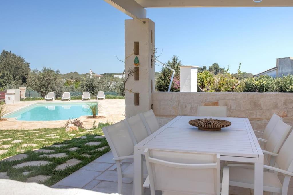 Tenuta Traghetto Ostuni Bagian luar foto