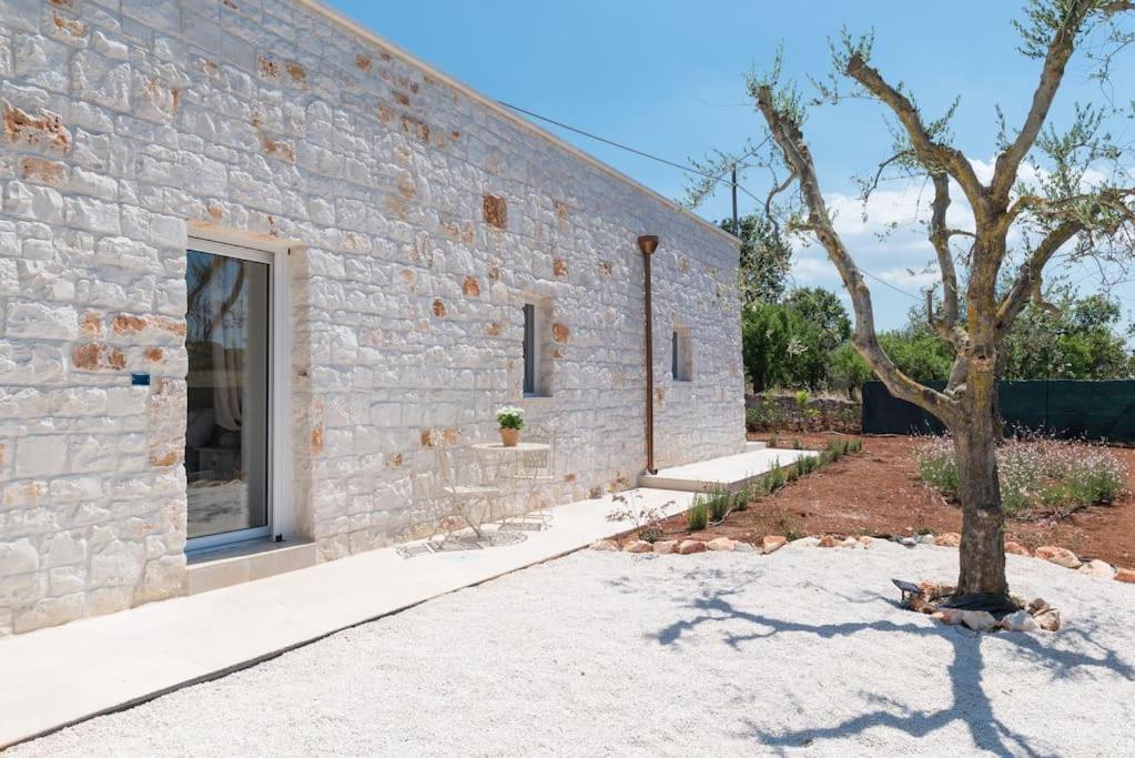 Tenuta Traghetto Ostuni Bagian luar foto